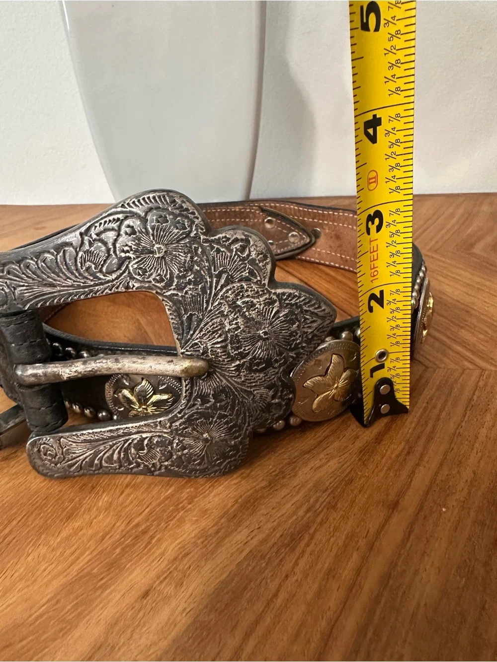 Vtg Studded Silver Gold Toned Conchos Western Leather Belt SZ S/M Ornate Buckle